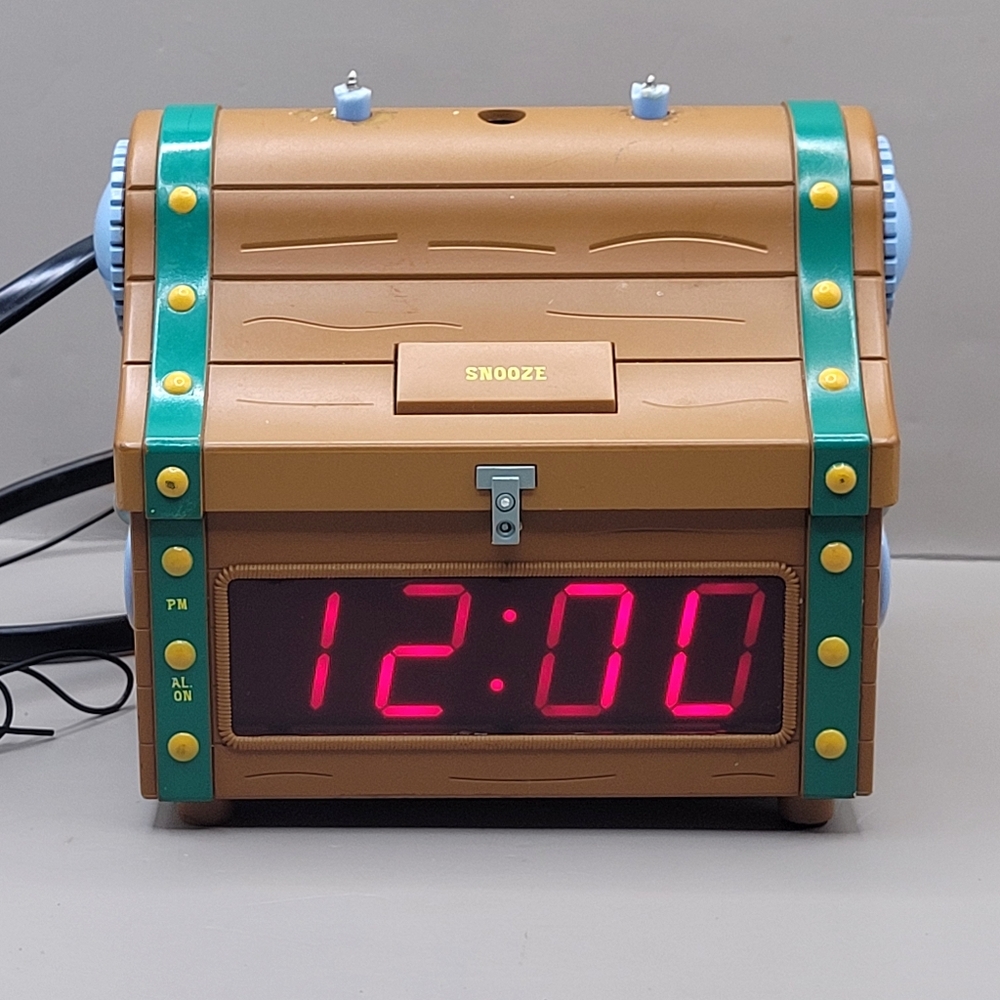 Vintage SpongeBob SquarePants Treasure Chest Clock Radio Works Nickelodeon 2003